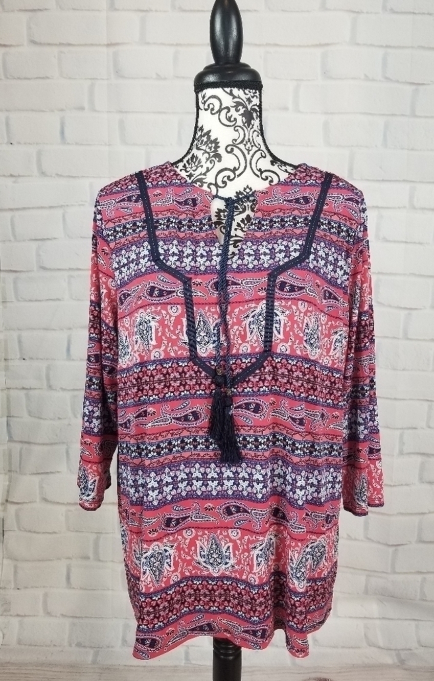 Established 1962 geo print sz 1x stretch knit top